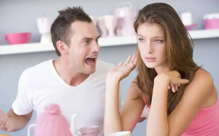 Agresiones verbales de tu pareja que no debes tolerar